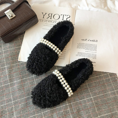 Μοντέρνα γυναικεία βελούδινα παπούτσια με πέρλες