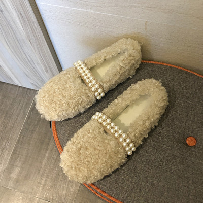 Μοντέρνα γυναικεία βελούδινα παπούτσια με πέρλες