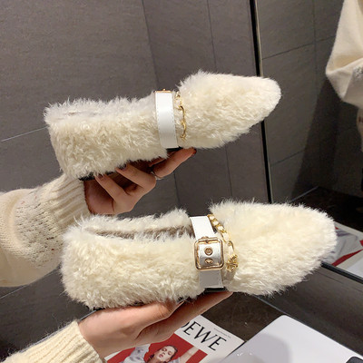 Alkalmi női pehelycipő csattal és fémlánccal