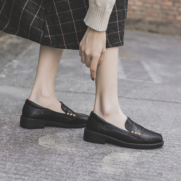 Alkalmi bőr cipő fekete színben