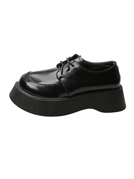 Aktuális női fűzős cipők többféle modellben