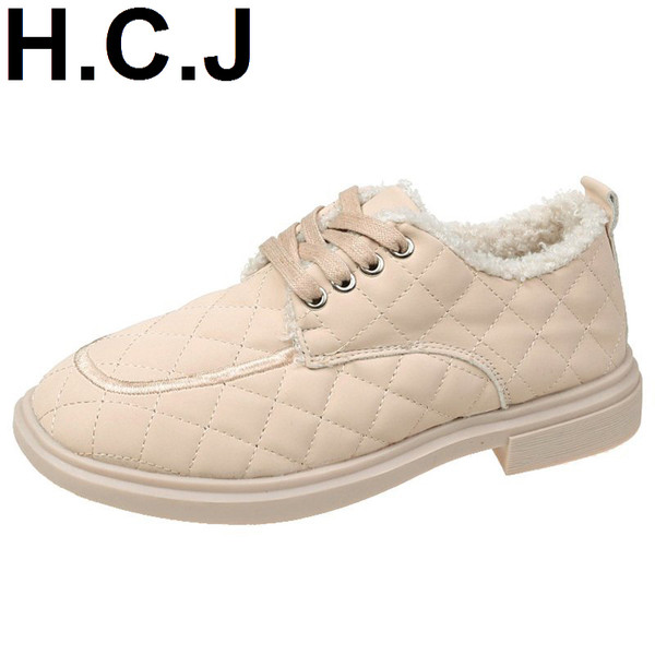 Alkalmi női bőrcipő fűzővel és meleg béléssel