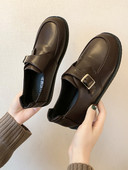 Női alkalmi cipő eko bőrből, csattal