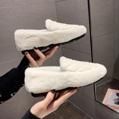 Γυναικεία μονόχρωμα χνουδωτά παπούτσια