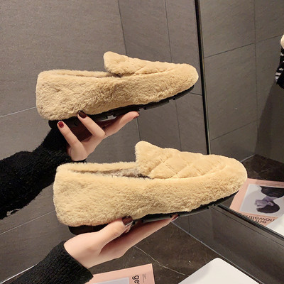 Γυναικεία μονόχρωμα χνουδωτά παπούτσια