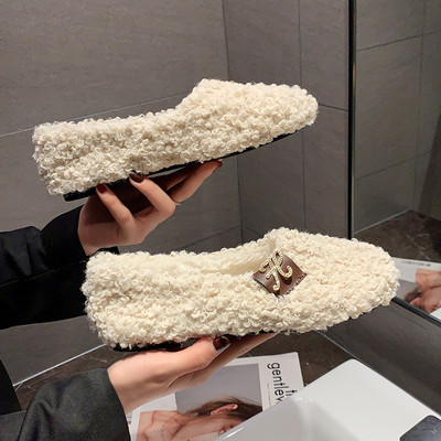 Alkalmi cipő lapos talppal és fém elemmel