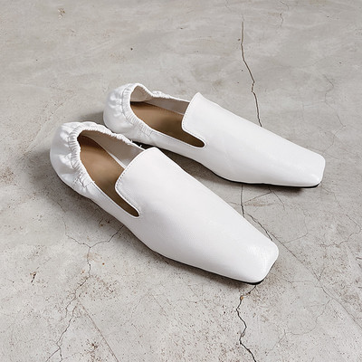 Eko bőrből készült tiszta női cipő, lapos talppal