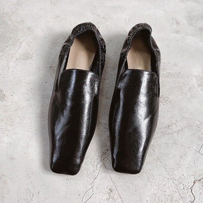 Eko bőrből készült tiszta női cipő, lapos talppal