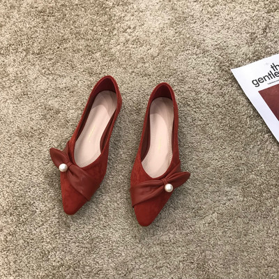 Gyönggyel kihegyezett női alkalmi cipő modell