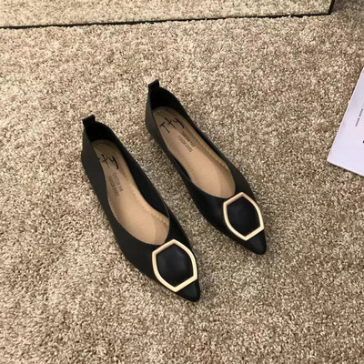 Öko bőrből készült női cipő új modellje - hegyes modell