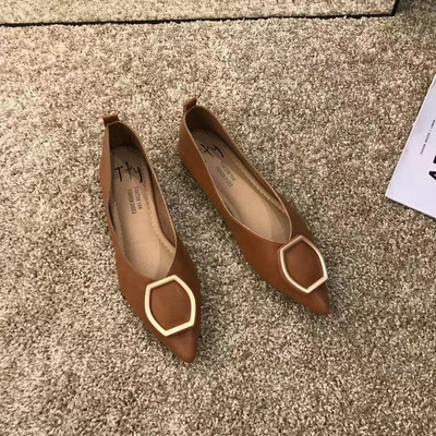 Öko bőrből készült női cipő új modellje - hegyes modell