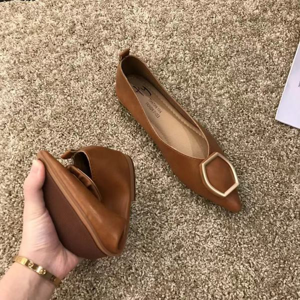 Öko bőrből készült női cipő új modellje - hegyes modell