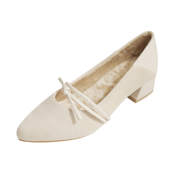 Női alkalmi cipő szalaggal és meleg béléssel