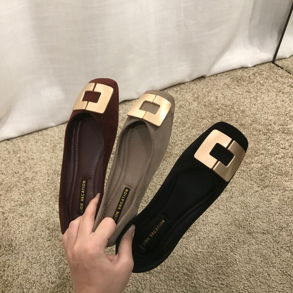 Alkalmi női cipők lapos talppal - két modell