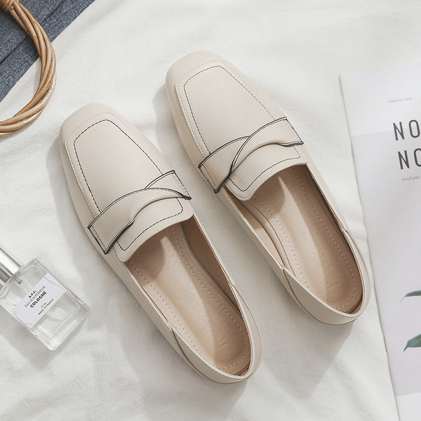 Lapos talpú női bőrcipő új modellje