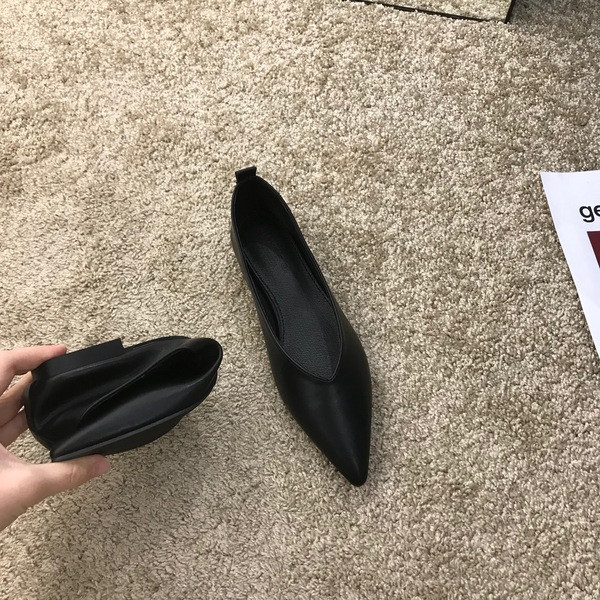 Egyszínű női alkalmi cipő lapos talppal