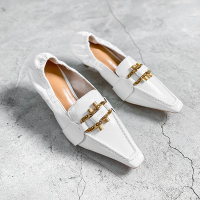 Női öko bőr cipő fém díszítéssel - hegyes modell