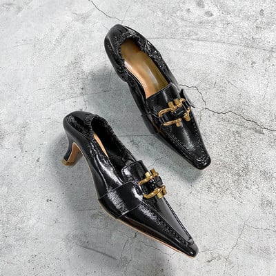 Női öko bőr cipő fém díszítéssel - hegyes modell