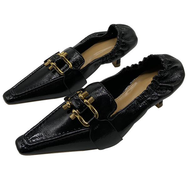 Női öko bőr cipő fém díszítéssel - hegyes modell