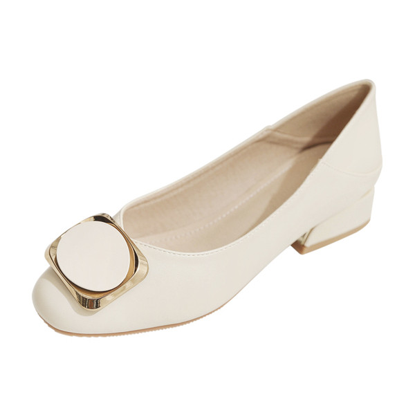 Eko bőrből készült stílusos női cipő fém csattal