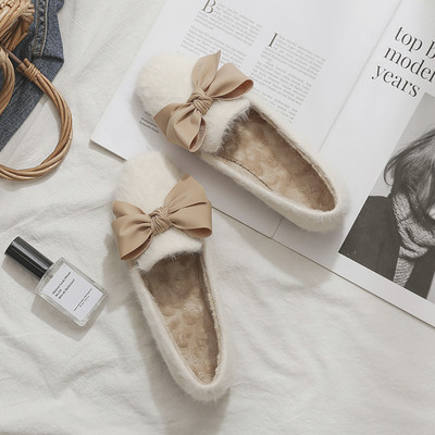 Női pehelycipő szalaggal, lapos talppal