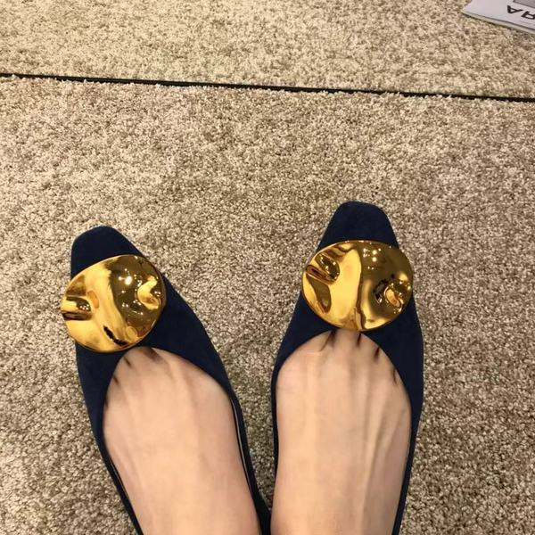 Alkalmi női hegyes cipő alacsony, négyzet alakú sarokkal