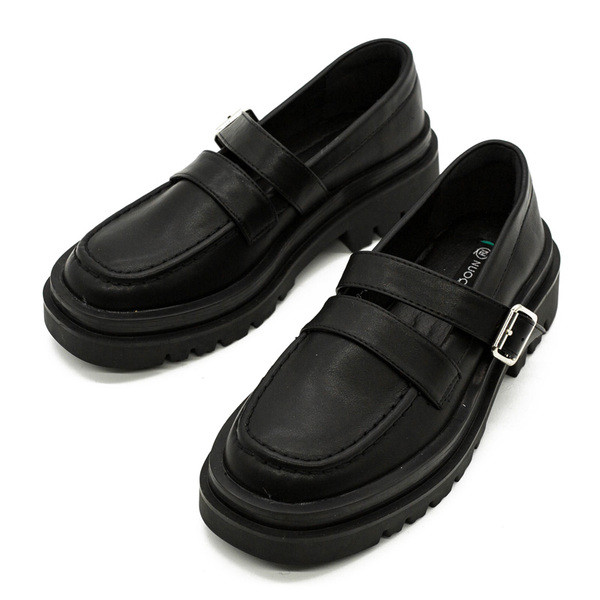 Női alkalmi cipő eko bőrből, lapos talppal és csattal