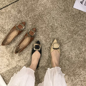 Női hegyes műbőr cipő új modellje