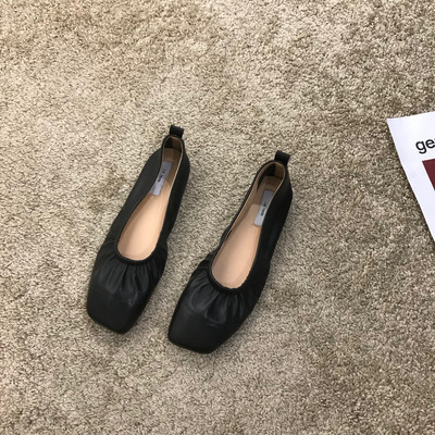 Lapos talpú női bőrcipő