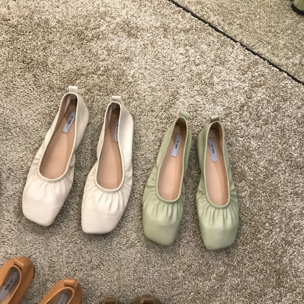 Lapos talpú női bőrcipő