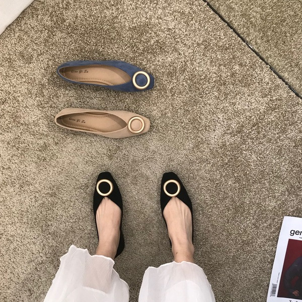 Női alkalmi cipő öko velúrból, fém elemmel