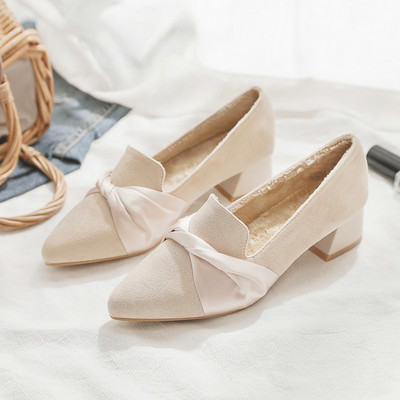 Modern női cipő meleg béléssel - hegyes modell