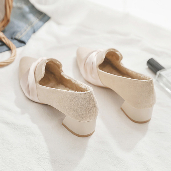 Modern női cipő meleg béléssel - hegyes modell