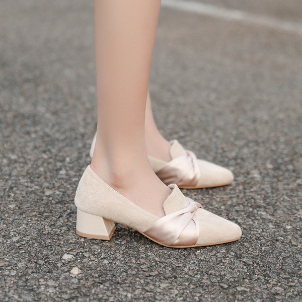 Modern női cipő meleg béléssel - hegyes modell