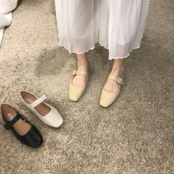 Alkalmi női cipő pánttal - eco bőr