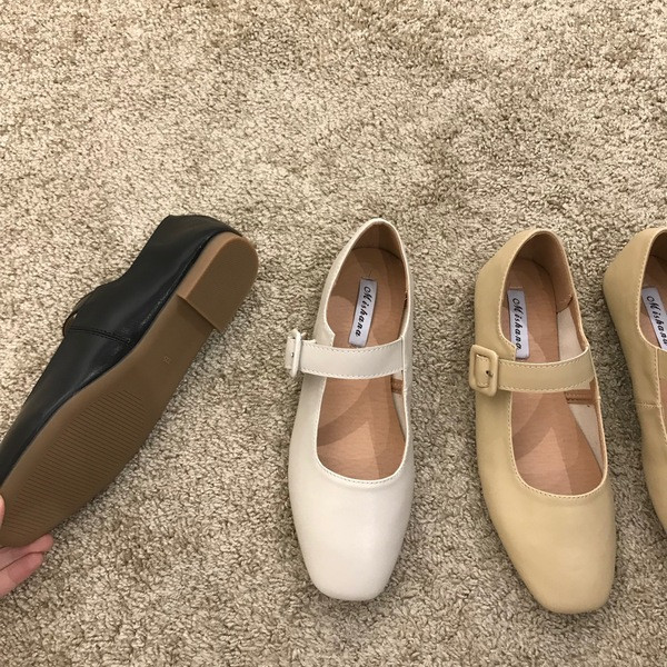 Alkalmi női cipő pánttal - eco bőr