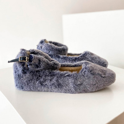 Modern női cipő lapos talppal és pehellyel