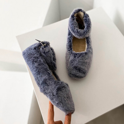 Modern női cipő lapos talppal és pehellyel