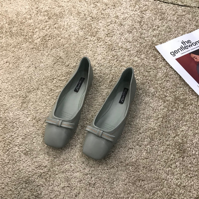 Alkalmi női cipő lapos talppal és szalaggal