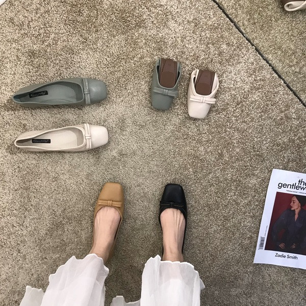 Alkalmi női cipő lapos talppal és szalaggal