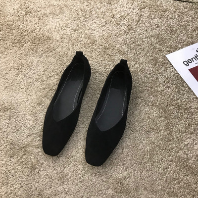 Egyszínű női cipő öko velúrból, lapos talppal