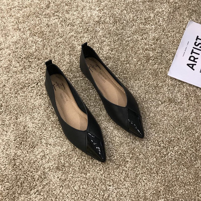 Női alkalmi cipő új modellje, szögletes sarokkal