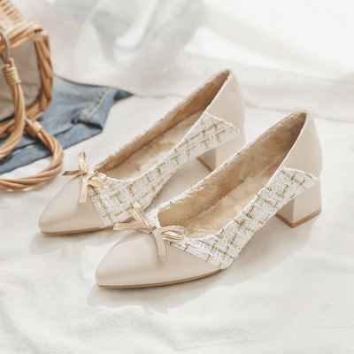 Stílusos női cipő alacsony sarkú, meleg béléssel