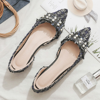 Női alkalmi cipő gyöngyökkel, lapos talppal