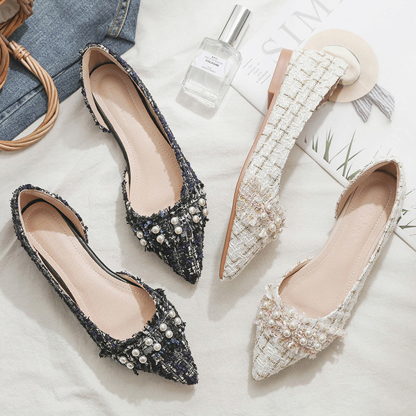 Női alkalmi cipő gyöngyökkel, lapos talppal