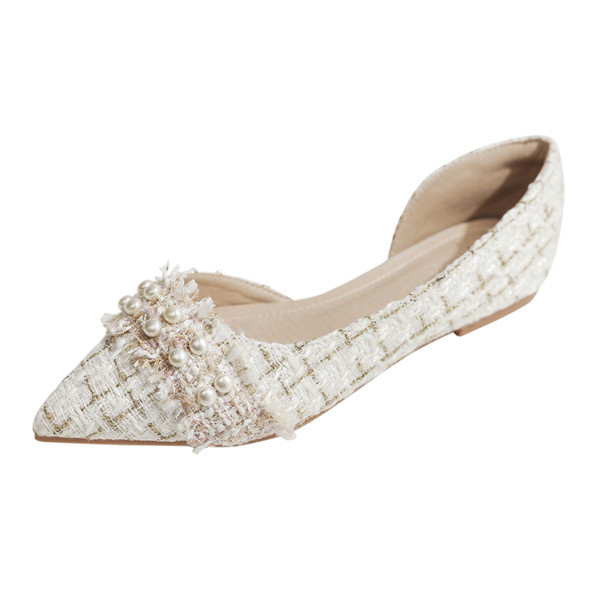 Női alkalmi cipő gyöngyökkel, lapos talppal