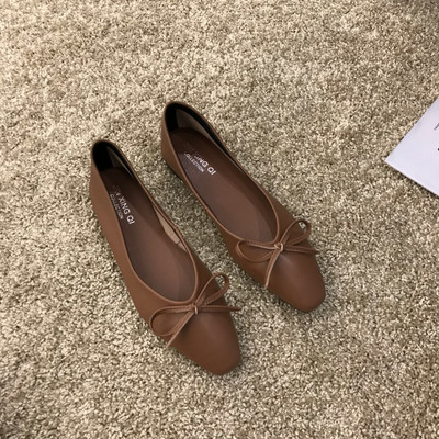 Alkalmi bőrcipő szalaggal nőknek