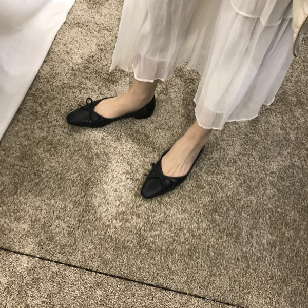 Alkalmi bőrcipő szalaggal nőknek