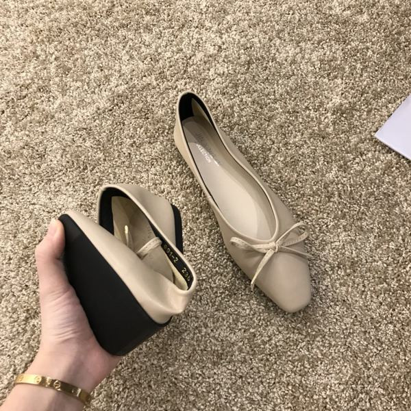 Alkalmi bőrcipő szalaggal nőknek