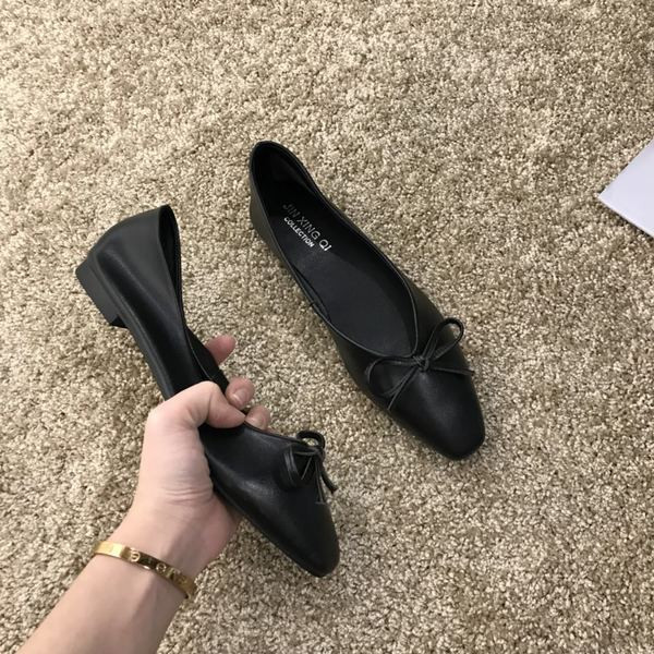 Alkalmi bőrcipő szalaggal nőknek